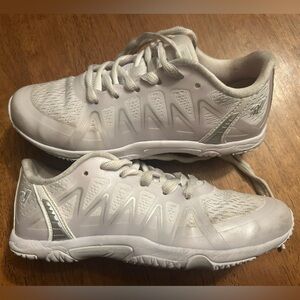 Cheer Sneakers Edge 2 Varsity